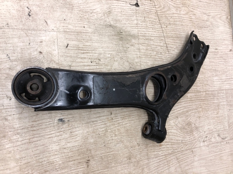 Рычаг передней подвески нижний правый SONATA YF 10-14 2013 YF 2.4 Рычаг передней подвески нижний правый SONATA YF 10-14 2013 YF 2.4