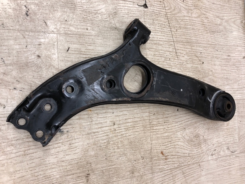 Рычаг передней подвески нижний правый SONATA YF 10-14 2013 YF 2.4 Рычаг передней подвески нижний правый SONATA YF 10-14 2013 YF 2.4