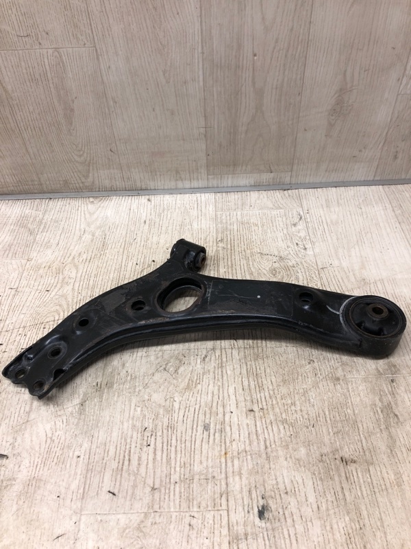 Рычаг передней подвески нижний правый SONATA YF 10-14 2013 YF 2.4 Рычаг передней подвески нижний правый SONATA YF 10-14 2013 YF 2.4