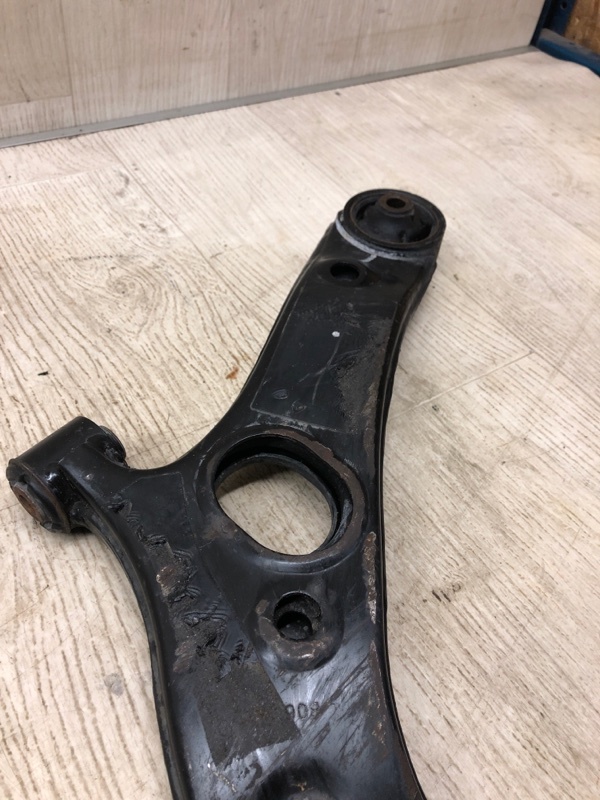 Рычаг передней подвески нижний правый SONATA YF 10-14 2013 YF 2.4 Рычаг передней подвески нижний правый SONATA YF 10-14 2013 YF 2.4