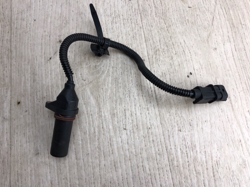 Датчик положения коленвала HYUNDAI ACCENT RB 10- 2013 RB 1.6 G4FD 39180-2B000 Б/У