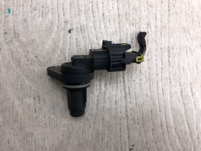 Датчик положения распредвала HYUNDAI ACCENT RB 10- 2013 RB 1.6 G4FD 39350-2B030 Б/У