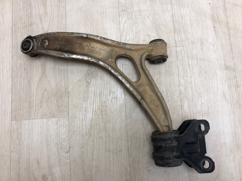 Рычаг передней подвески нижний правый FORD FOCUS 10-18 2011 BK 2.0 XQDA CV6Z-3078-E Б/У