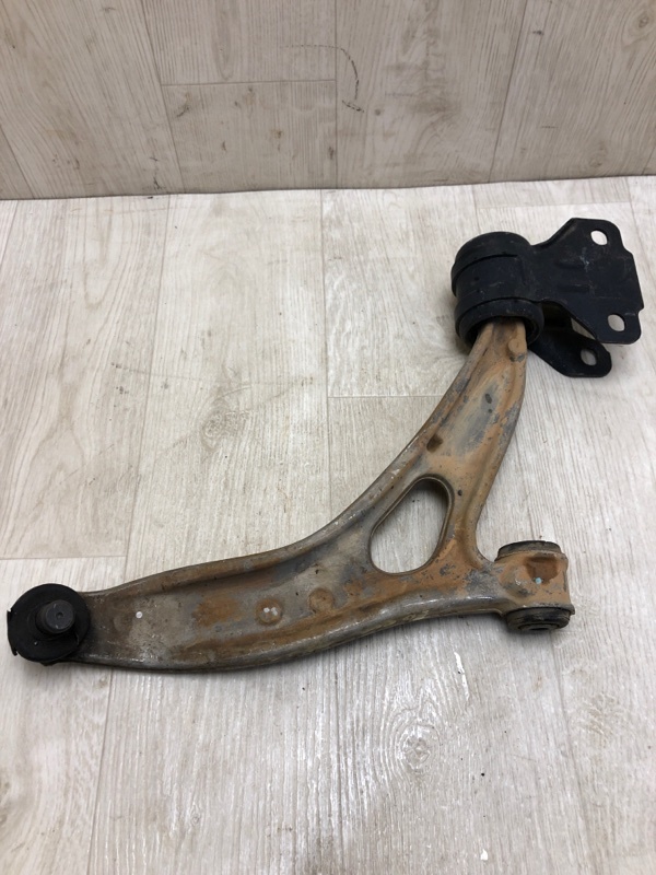 Рычаг передней подвески нижний правый FOCUS 10-18 2011 BK 2.0 XQDA