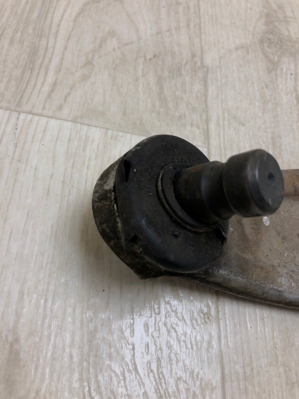 Рычаг передней подвески нижний правый FOCUS 10-18 2011 BK 2.0 XQDA