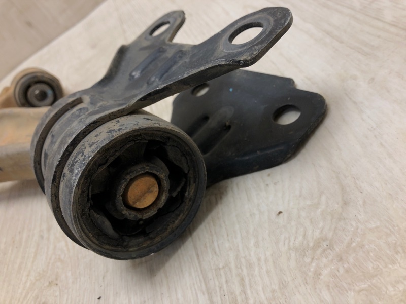 Рычаг передней подвески нижний правый FOCUS 10-18 2011 BK 2.0 XQDA