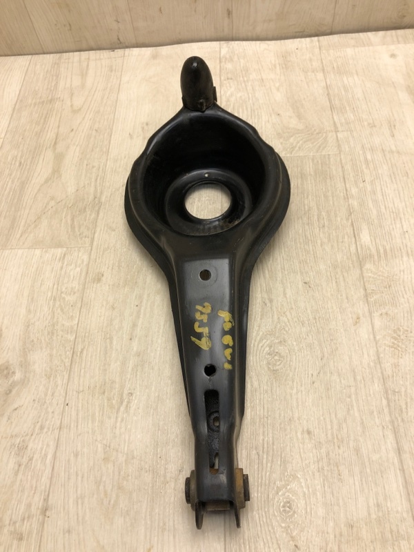 Рычаг задней подвески поперечный нижний FORD FOCUS 10-18 BK 2.0 XQDA