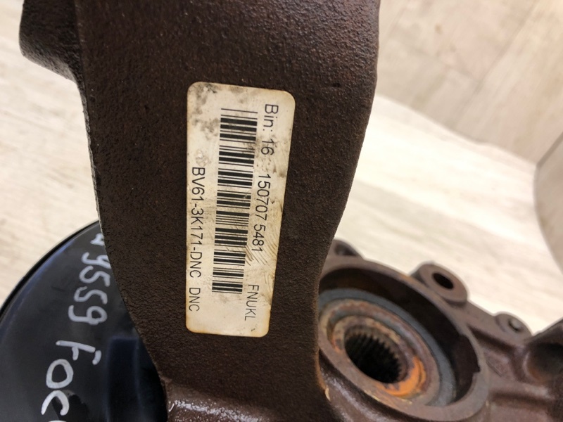 Кулак поворотный передний левый FOCUS 10-18 2011 BK 2.0 XQDA