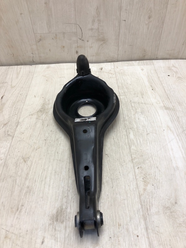 Рычаг задней подвески поперечный нижний FORD FOCUS 10-18 BK 2.0 XQDA