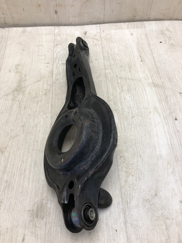 Рычаг задней подвески поперечный нижний FOCUS 10-18 2011 BK 2.0 XQDA