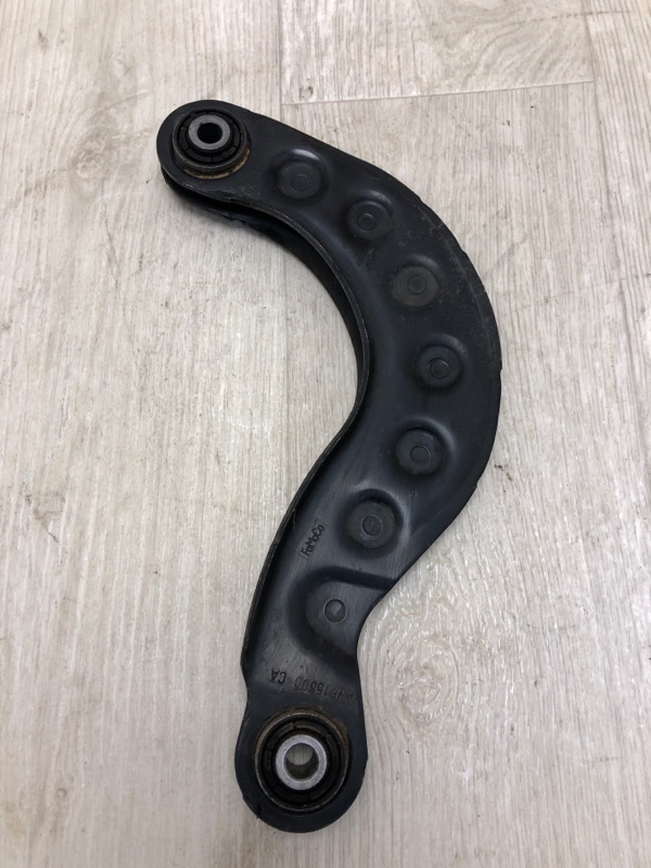 Рычаг задней подвески поперечный верхний FOCUS 10-18 2011 BK 2.0 XQDA