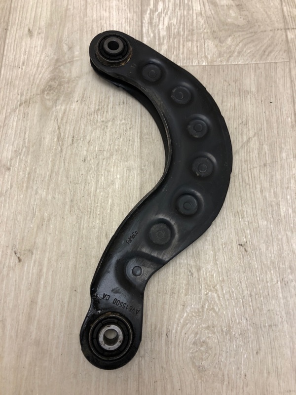 Рычаг задней подвески поперечный верхний FOCUS 10-18 2011 BK 2.0 XQDA