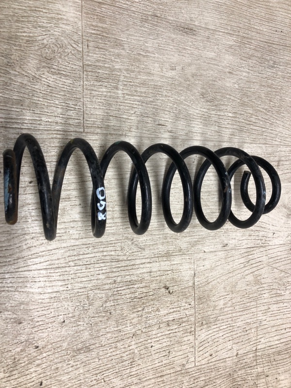 Запчасть пружина задней подвески FORD FIESTA 08-17 2013 CCN 1.6 HXJB BE8Z-5560-A Б/У Пружина задней подвески FORD FIESTA 08-17 2013 CCN 1.6 HXJB BE8Z-5560-A Б/У