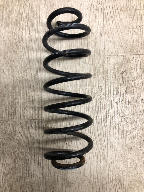 Пружина задней подвески FIESTA 08-17 2013 CCN 1.6 HXJB Пружина задней подвески FIESTA 08-17 2013 CCN 1.6 HXJB