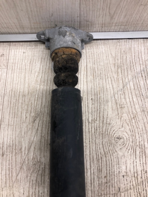 Амортизатор задний FIESTA 08-17 2013 CCN 1.6 HXJB Амортизатор задний FIESTA 08-17 2013 CCN 1.6 HXJB