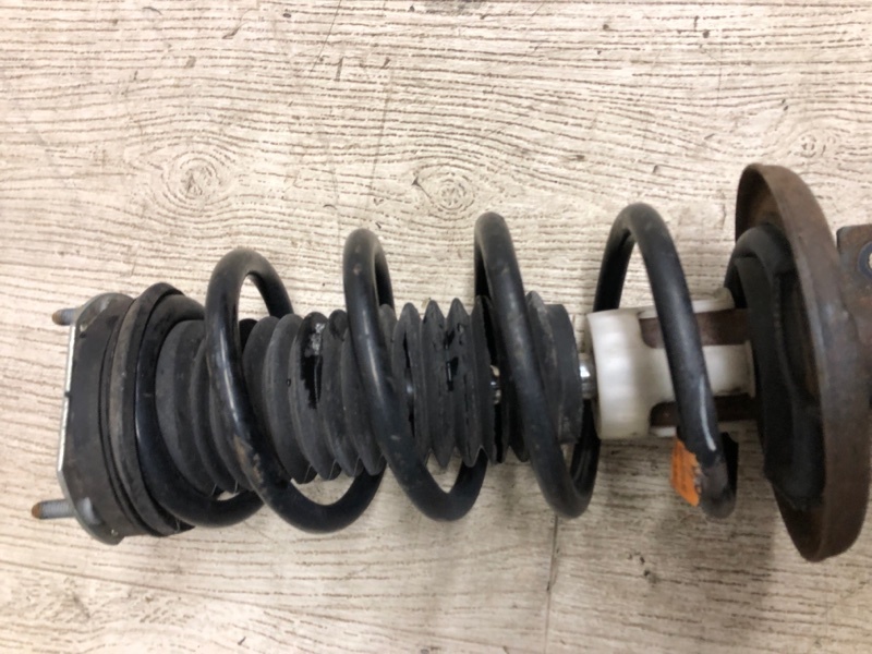 Амортизатор передний левый FIESTA 08-17 2013 CCN 1.6 HXJB