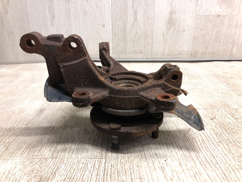 Запчасть кулак поворотный передний правый FORD FIESTA 08-17 2013 CCN 1.6 HXJB BE8Z-3K185-A Б/У Кулак поворотный передний правый FORD FIESTA 08-17 2013 CCN 1.6 HXJB BE8Z-3K185-A Б/У