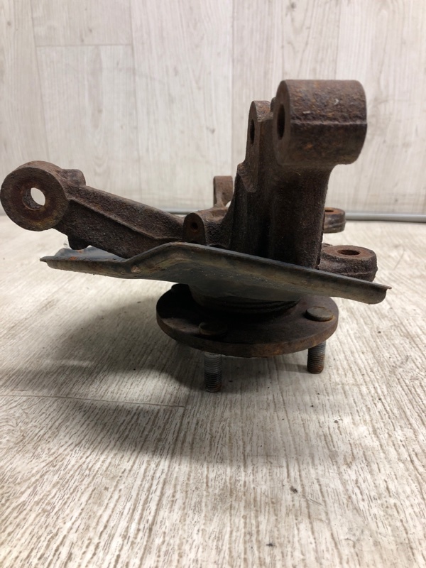 Кулак поворотный передний правый FIESTA 08-17 2013 CCN 1.6 HXJB Кулак поворотный передний правый FIESTA 08-17 2013 CCN 1.6 HXJB