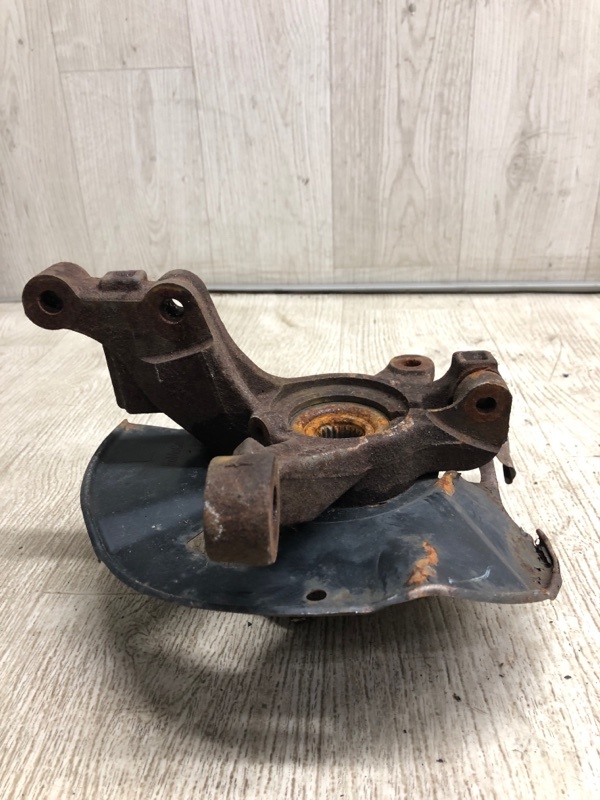 Кулак поворотный передний левый FIESTA 08-17 2013 CCN 1.6 HXJB Кулак поворотный передний левый FIESTA 08-17 2013 CCN 1.6 HXJB