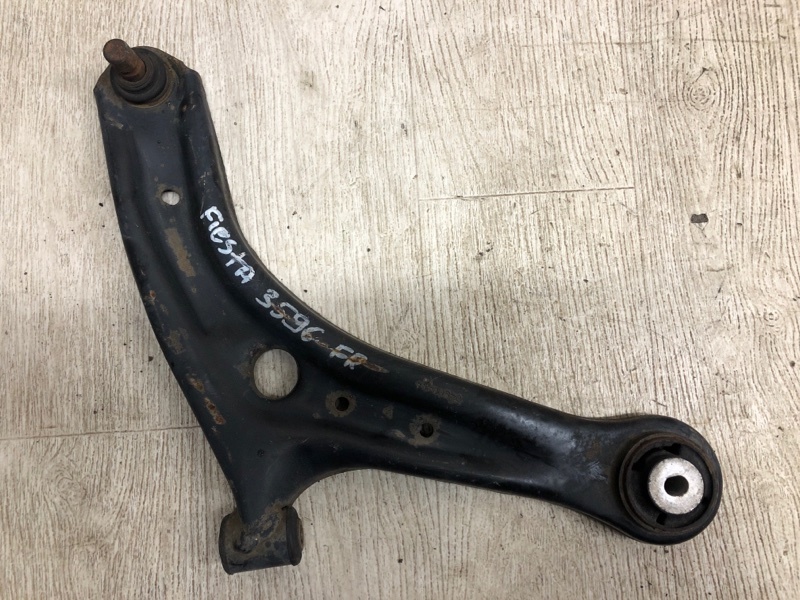 Рычаг передней подвески нижний правый FORD FIESTA 08-17 2013 CCN 1.6 HXJB BE8Z-3078-C Б/У
