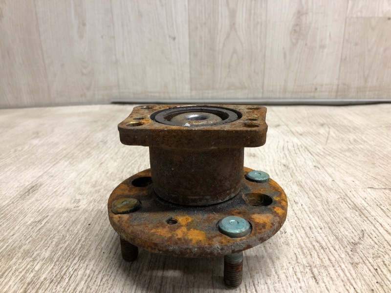 Ступица задняя FORD FIESTA 08-17 2013 CCN 1.6 HXJB DCPZ-1104-A Б/У