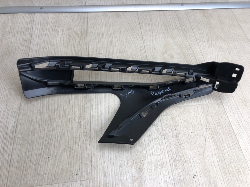 Кронштейн переднего бампера (под фарой) передний левый AUDI Q7 19-