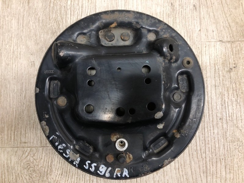 Запчасть тормозной механизм задний правый FORD FIESTA 08-17 2013 CCN 1.6 HXJB 8V5Z-2211-B Б/У Тормозной механизм задний правый FORD FIESTA 08-17 2013 CCN 1.6 HXJB 8V5Z-2211-B Б/У