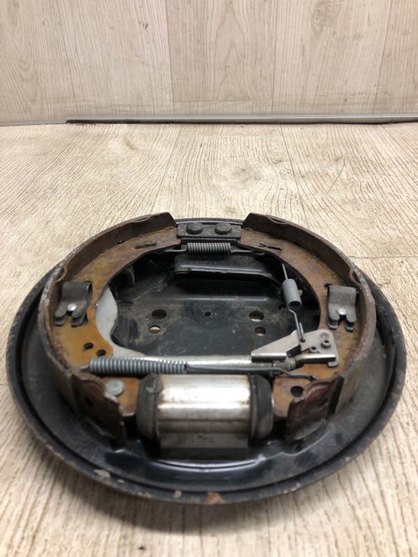 Тормозной механизм задний левый FORD FIESTA 08-17 CCN 1.6 HXJB