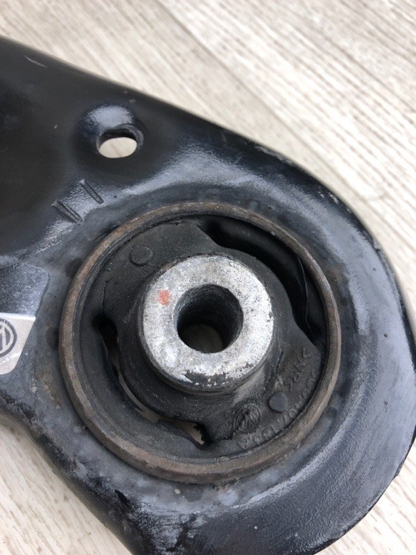 Рычаг передней подвески нижний передний левый JETTA USA 10-17 2016 162 1.4 CZTA