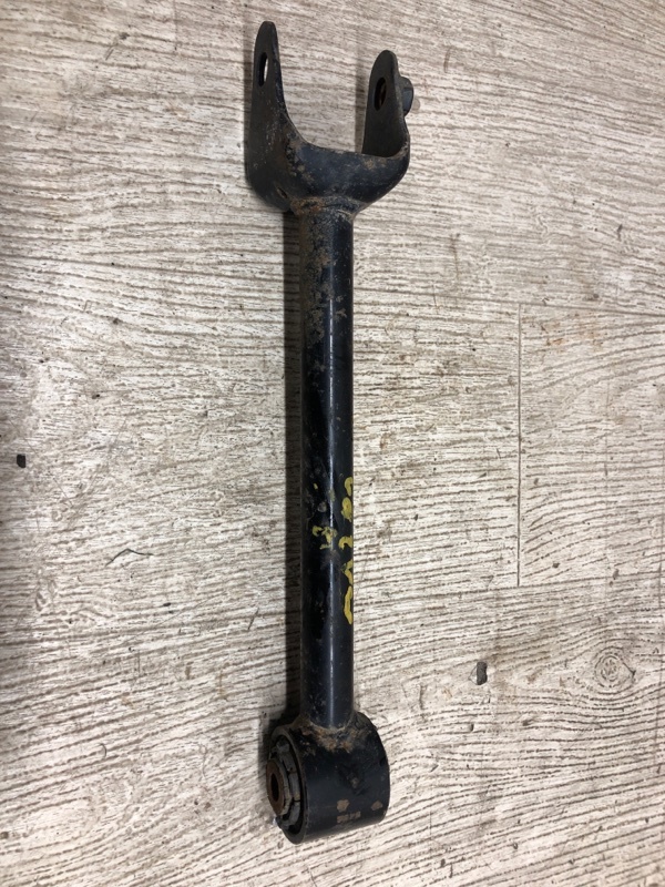 Рычаг задней подвески поперечный MAZDA 3 BM 13-19 2014 BM 2.0 PE-VPS B45A-28-500 Б/У