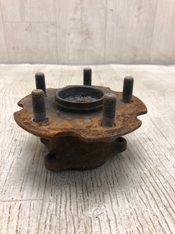 Ступица задняя RAV4 13-19 2017 ZSA42 2.0 3ZRFE