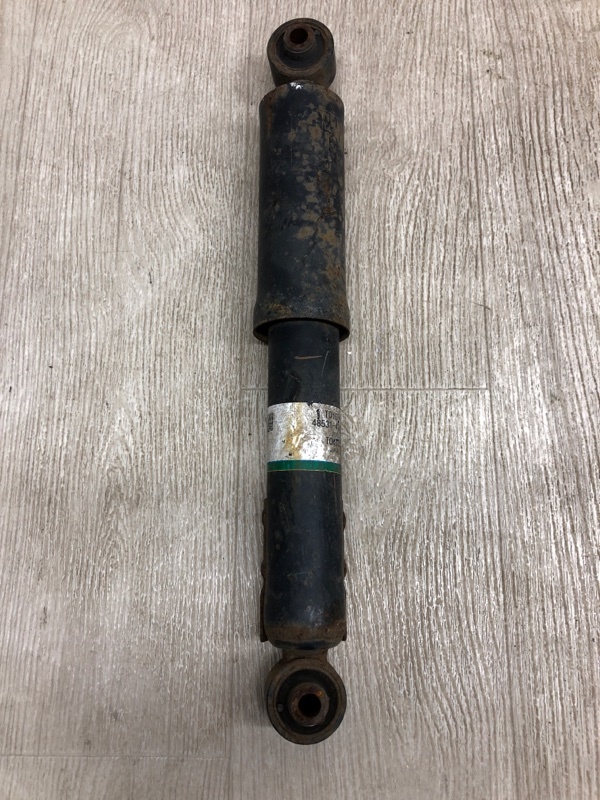 Амортизатор задний TOYOTA RAV4 13-19 ZSA42 2.0 3ZRFE Амортизатор задний TOYOTA RAV4 13-19 ZSA42 2.0 3ZRFE