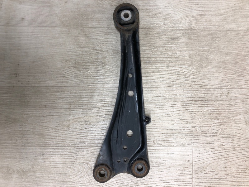 Рычаг задней подвески продольный левый RAV4 13-19 2017 ZSA42 2.0 3ZRFE Рычаг задней подвески продольный левый RAV4 13-19 2017 ZSA42 2.0 3ZRFE