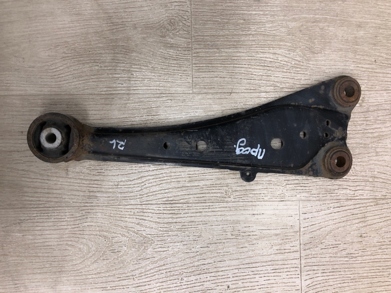 Рычаг задней подвески продольный левый TOYOTA RAV4 13-19 ZSA42 2.0 3ZRFE Рычаг задней подвески продольный левый TOYOTA RAV4 13-19 ZSA42 2.0 3ZRFE