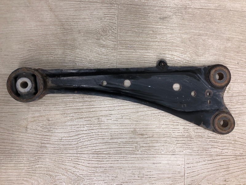 Рычаг задней подвески продольный левый RAV4 13-19 2017 ZSA42 2.0 3ZRFE Рычаг задней подвески продольный левый RAV4 13-19 2017 ZSA42 2.0 3ZRFE