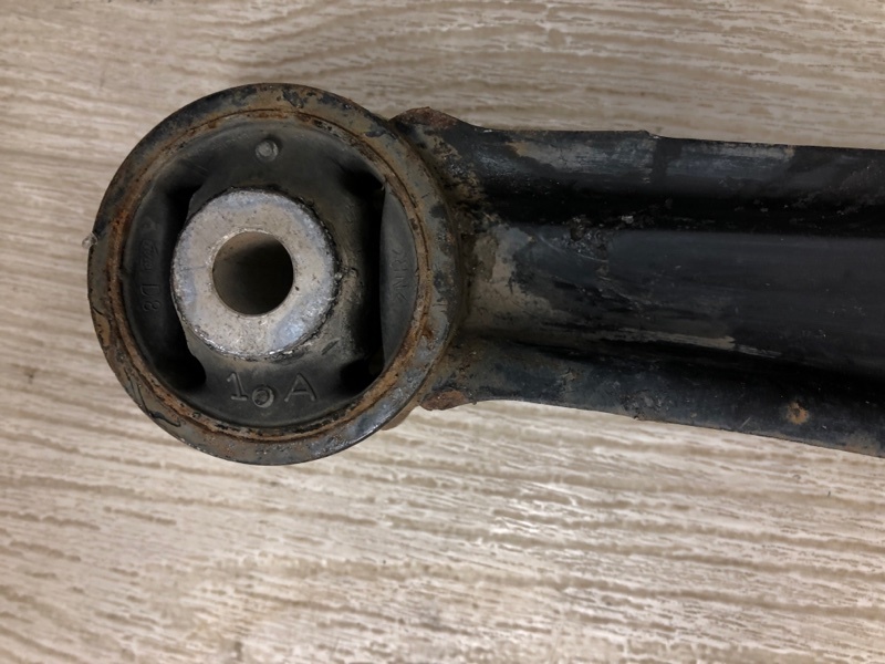 Рычаг задней подвески продольный левый RAV4 13-19 2017 ZSA42 2.0 3ZRFE Рычаг задней подвески продольный левый RAV4 13-19 2017 ZSA42 2.0 3ZRFE