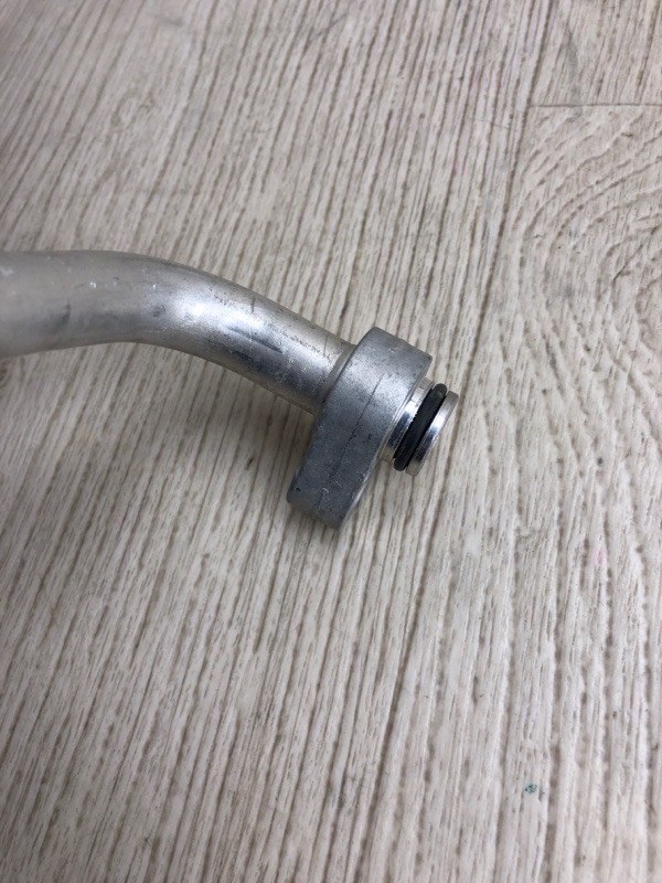 Трубка кондиционера RAV4 13-19 2017 ZSA42 2.0 3ZRFE