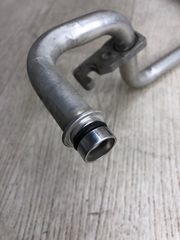 Трубка кондиционера TOYOTA RAV4 13-19 ZSA42 2.0 3ZRFE