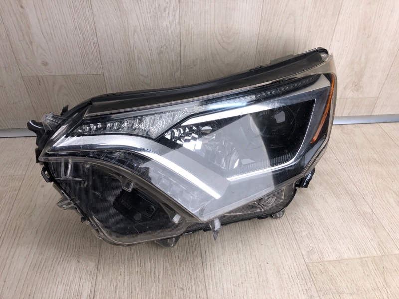 Фара левая RAV4 13-19 2017 ZSA42 2.0 3ZRFE Фара левая RAV4 13-19 2017 ZSA42 2.0 3ZRFE