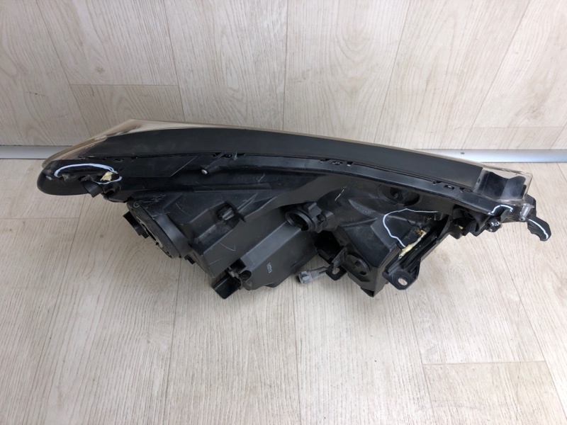 Фара левая TOYOTA RAV4 13-19 ZSA42 2.0 3ZRFE Фара левая TOYOTA RAV4 13-19 ZSA42 2.0 3ZRFE