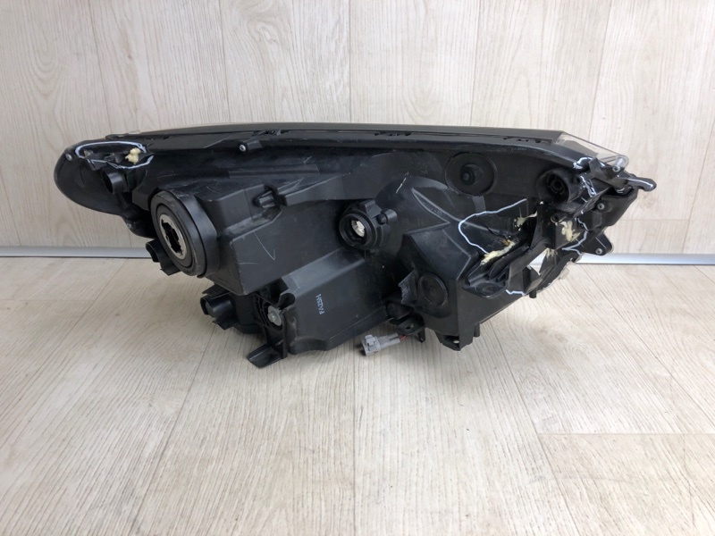 Фара левая RAV4 13-19 2017 ZSA42 2.0 3ZRFE Фара левая RAV4 13-19 2017 ZSA42 2.0 3ZRFE