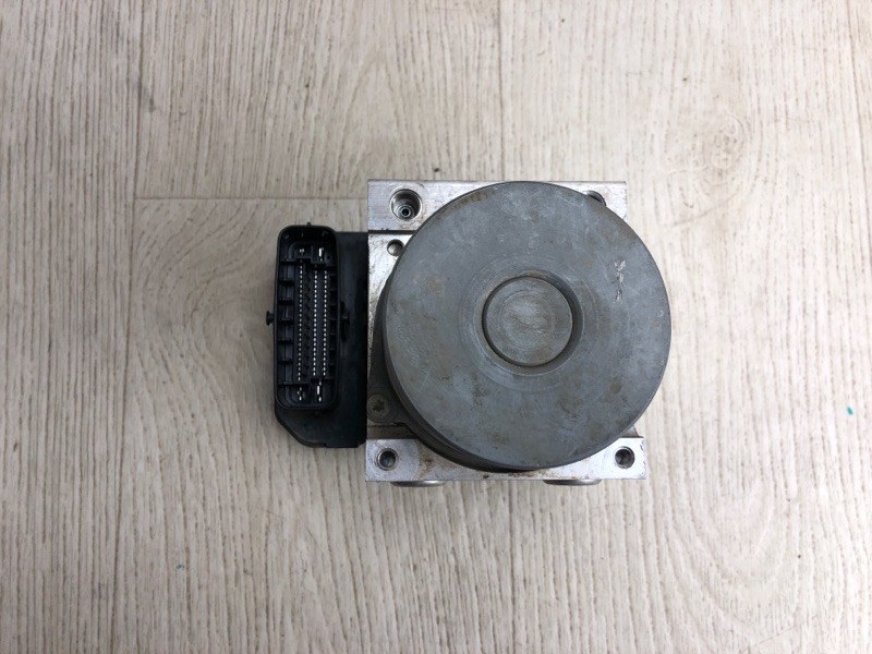 Запчасть блок abs TOYOTA RAV4 13-19 2017 ZSA42 2.0 3ZRFE 44050-42E20 Б/У Блок ABS TOYOTA RAV4 13-19 2017 ZSA42 2.0 3ZRFE 44050-42E20 Б/У