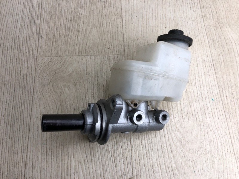 Главный тормозной цилиндр TOYOTA RAV4 13-19 2017 ZSA42 2.0 3ZRFE 47201-42382 Б/У