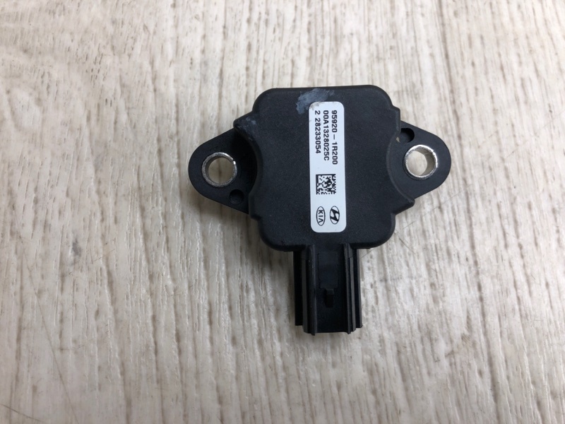 Запчасть датчик удара HYUNDAI ACCENT RB 10- 2012 RB 1.6 G4FD 95920-1R200 Б/У Датчик удара HYUNDAI ACCENT RB 10- 2012 RB 1.6 G4FD 95920-1R200 Б/У