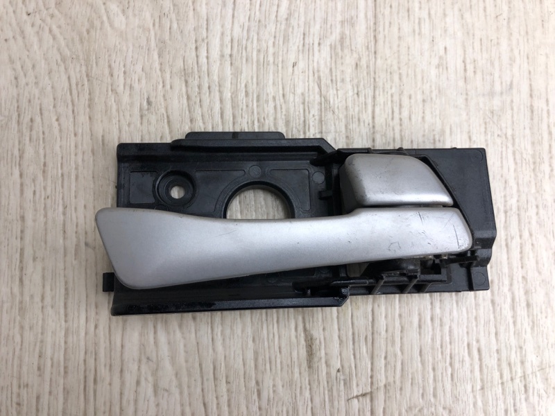 Запчасть ручка двери внутренняя передняя правая HYUNDAI ACCENT RB 10- 2012 RB 1.6 G4FD 82620-1R000S4 Б/У Ручка двери внутренняя передняя правая HYUNDAI ACCENT RB 10- 2012 RB 1.6 G4FD 82620-1R000S4 Б/У