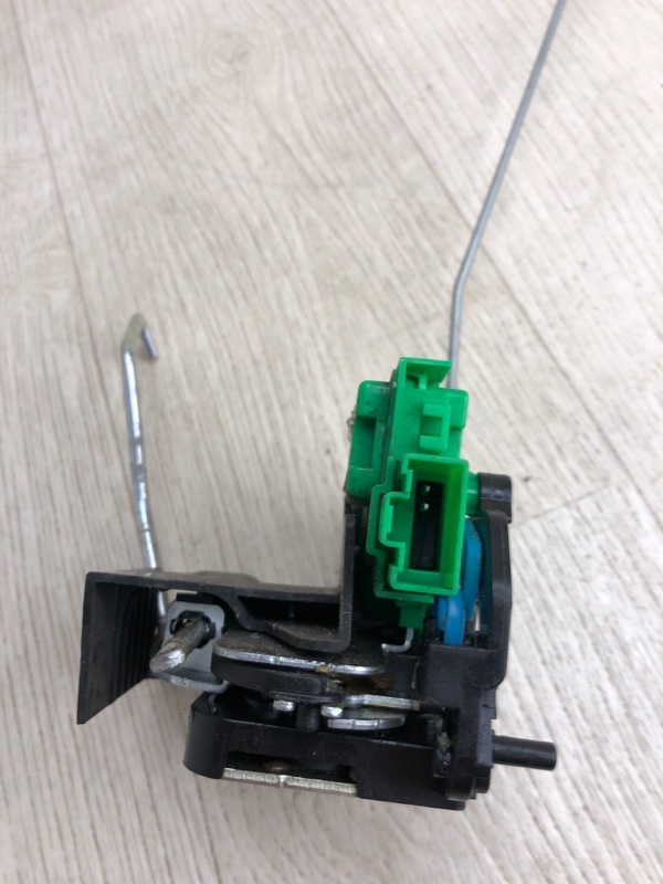 Замок двери задний правый HYUNDAI ACCENT RB 10- RB 1.6 G4FD Замок двери задний правый HYUNDAI ACCENT RB 10- RB 1.6 G4FD