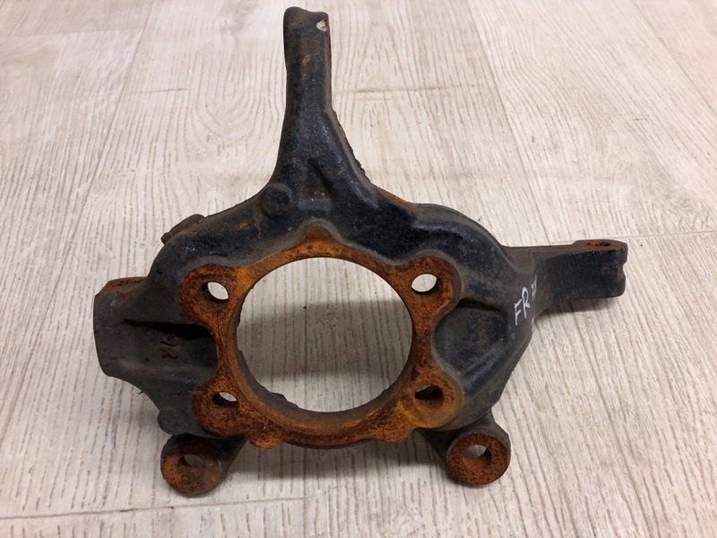 Кулак поворотный передний правый NISSAN NV200 USA 13- 2020 M20XUS 2.0 MR20DE 40014-1KA0A Б/У