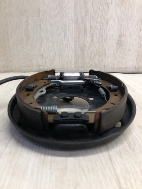 Тормозной механизм задний правый FOCUS 10-18 2015 CB8 2.0 XQDA