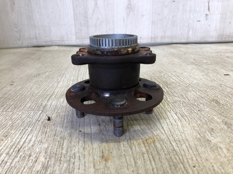 Запчасть ступица задняя HYUNDAI ACCENT RB 10- 2012 RB 1.6 G4FD 52750-0U000 Б/У Ступица задняя HYUNDAI ACCENT RB 10- 2012 RB 1.6 G4FD 52750-0U000 Б/У