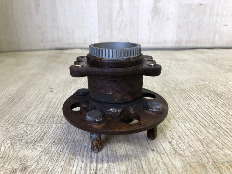 Запчасть ступица задняя HYUNDAI ACCENT RB 10- 2012 RB 1.6 G4FD 52750-0U000 Б/У Ступица задняя HYUNDAI ACCENT RB 10- 2012 RB 1.6 G4FD 52750-0U000 Б/У